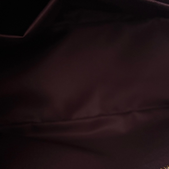 Fashion Shoulder Bag with Tan Accents and beautiful gold hardware - Picture 4 of 9